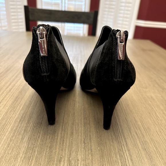 ⭐️2for$15⭐️ Vince Camuto ankle booties - Picture 2 of 3